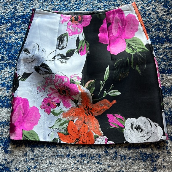 Off-White
Off White Floral Mini Skirt Multicolor
 size 36 - Picture 5 of 14